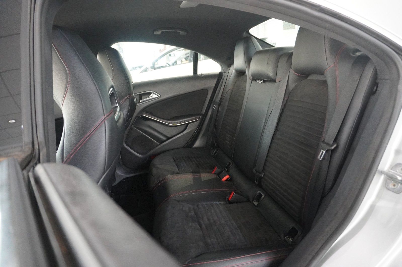 Fahrzeugabbildung Mercedes-Benz CLA 180 COUPE AMG LINE NAVI/LED/SPORT/TEMP./AMG