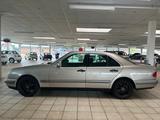 Mercedes-Benz E 230 CLASSIC/AUTOM./SCHIEBED./RADIO/GEPFLEGT - Mercedes-Benz E 230 Gebrauchtwagen