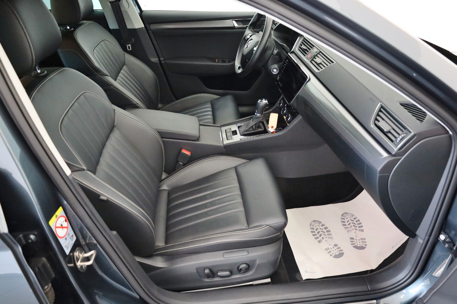 Fahrzeugabbildung SKODA Superb Combi Style Leder,Navi,LED,Memory,Virtual