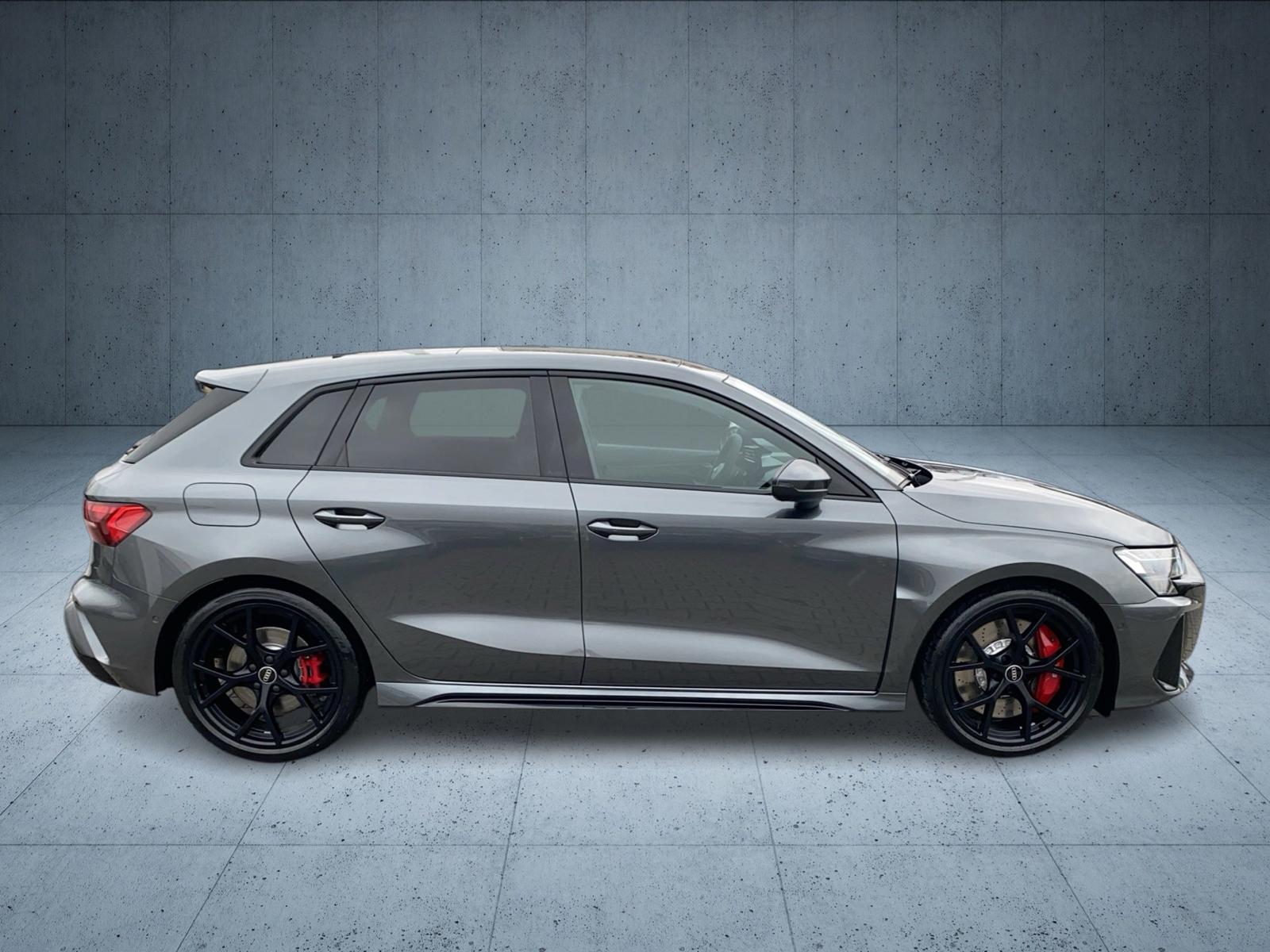 Audi RS 3 Sportback S tr. PANO HUD RS-Abgas Matrix