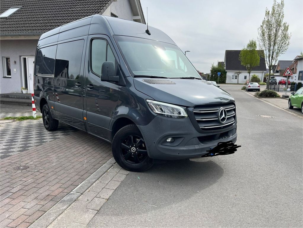 Image of Mercedes-Benz Sprinter