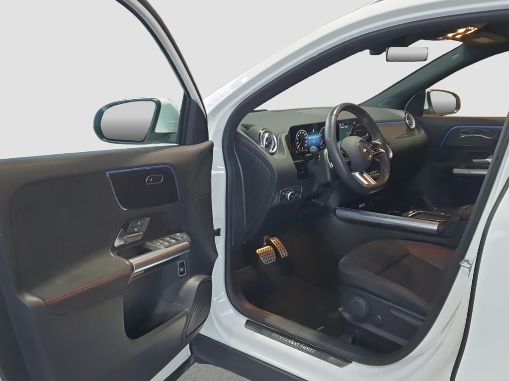 Fahrzeugabbildung Mercedes-Benz GLA 200 AMG*KeyLess*MULTIBEAM*SpurH*PDC*RFK*AHK
