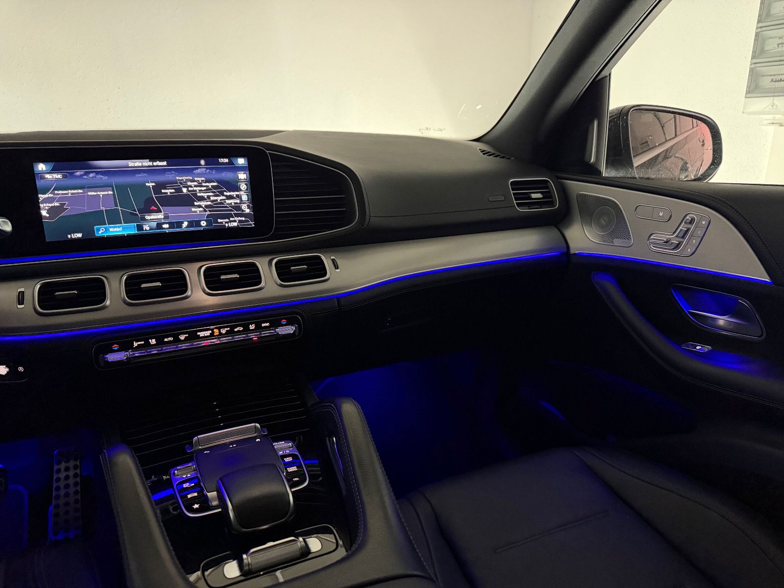 Fahrzeugabbildung Mercedes-Benz GLE 300 d 4MATIC AMG-LINE/PANO/BURMESTER/7-SITZ