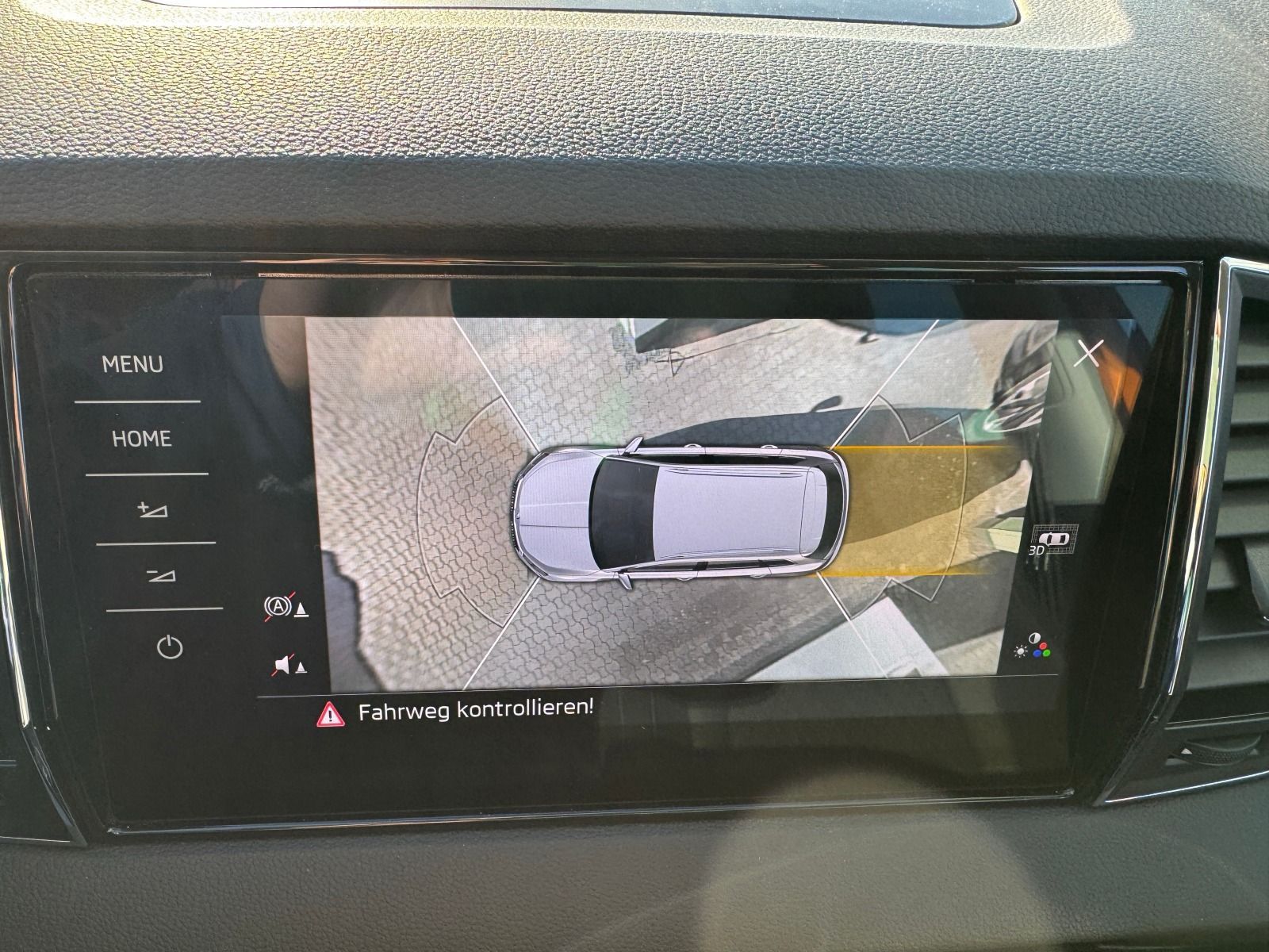 Fahrzeugabbildung SKODA Karoq Style 1.5 TSI DSG*360°Cam*Matrix*Allwetter