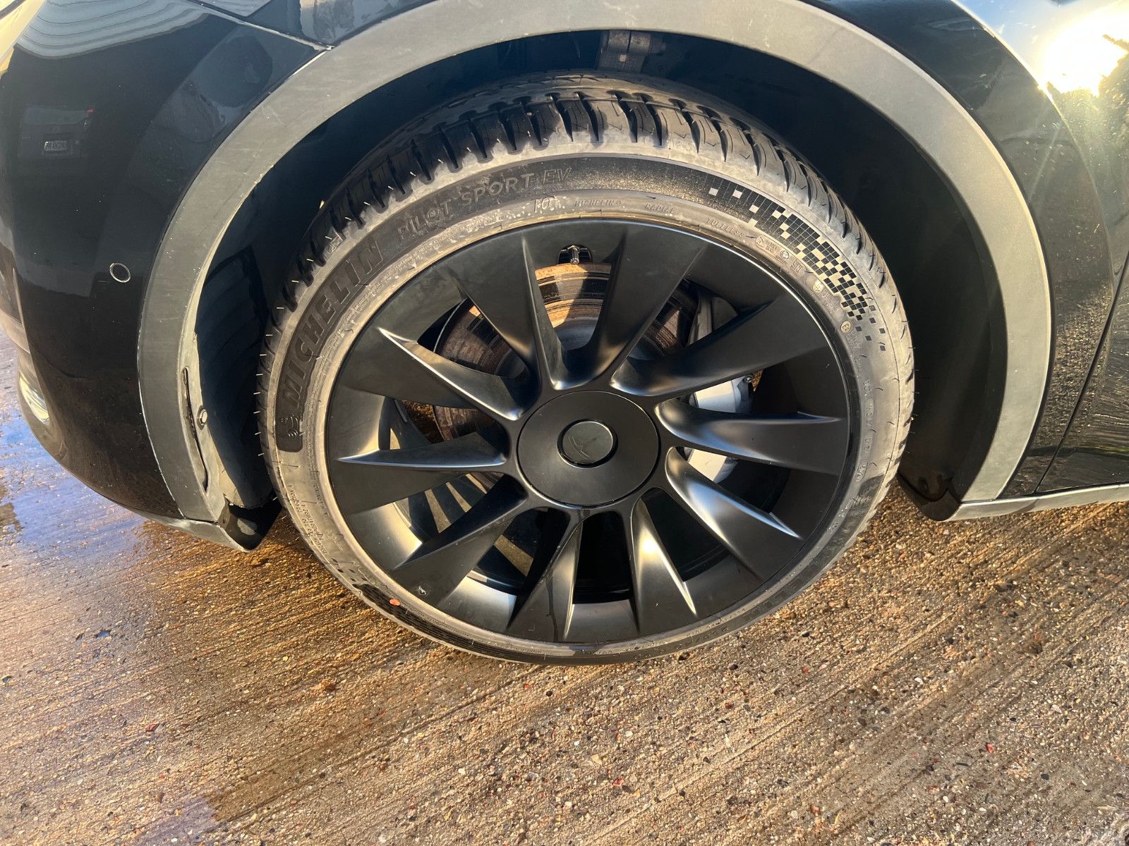 Tesla Model Y Long Range Allrad Leder Kamera 360, 21 foto 22