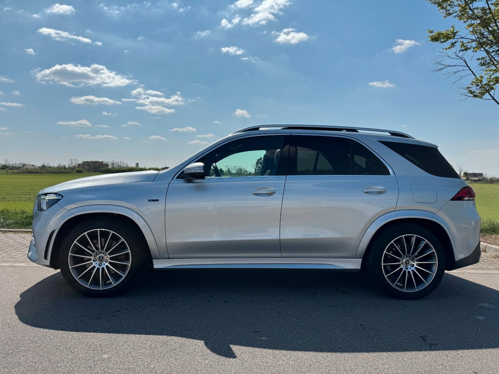 Mercedes-Benz GLE 350 de 4-Matic*2xAMG*PANO*MBUX*AHK*DISTRONIC