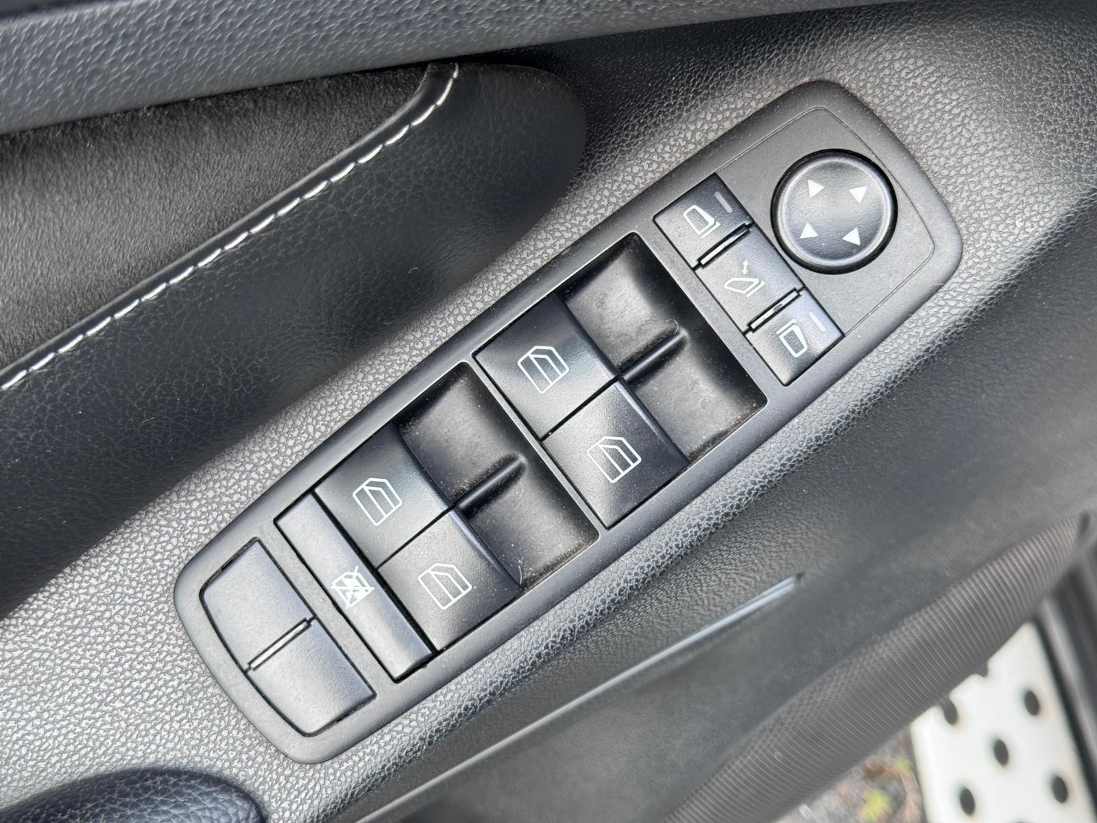 Fahrzeugabbildung Mercedes-Benz 3.0 CDI V6 BRABUS/PANO/AHK/RCAM/ALLWETTER/LED