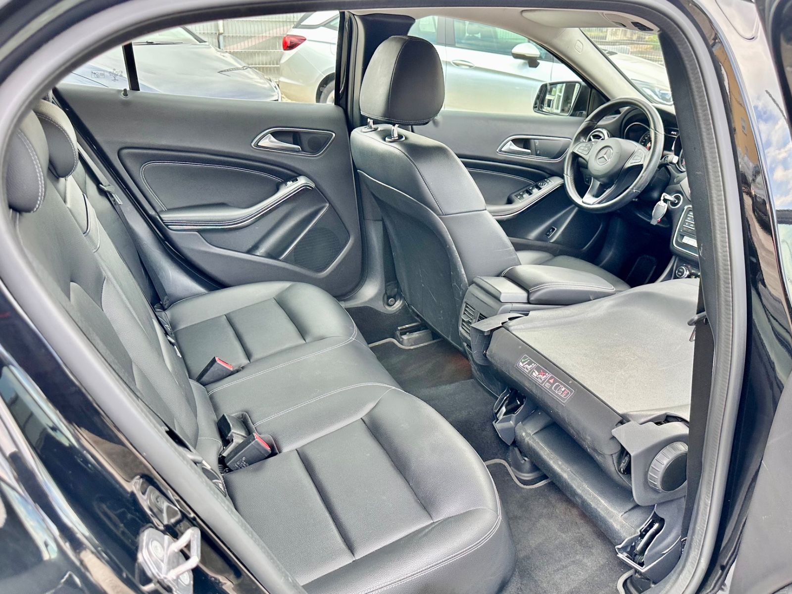 Fahrzeugabbildung Mercedes-Benz GLA 200 d URBAN*AUTOM+MOD.2020+18LM*
