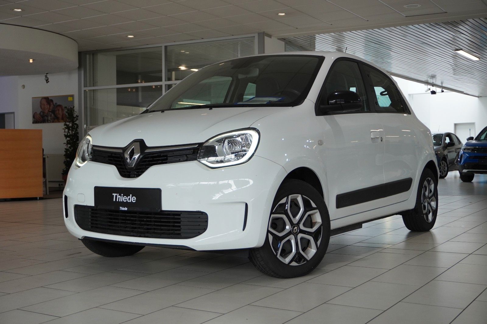 Fahrzeugabbildung Renault Twingo Equilibre Electric 22KWH NAVI/LED/DAB+