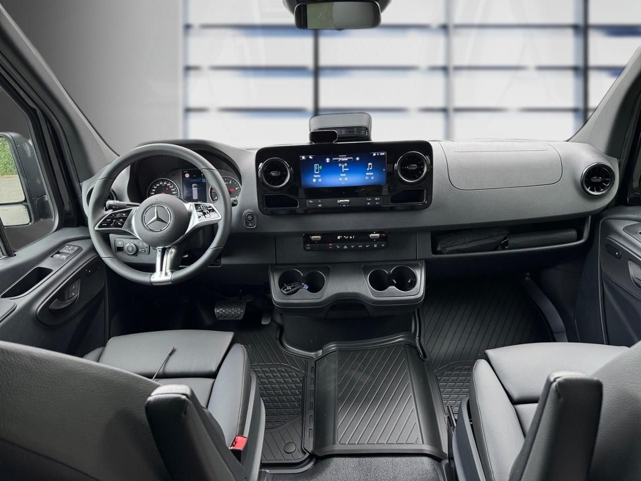 Fahrzeugabbildung Mercedes-Benz Sprinter 319 CDI Tourer 9-Sitzer*LED*Standheizun