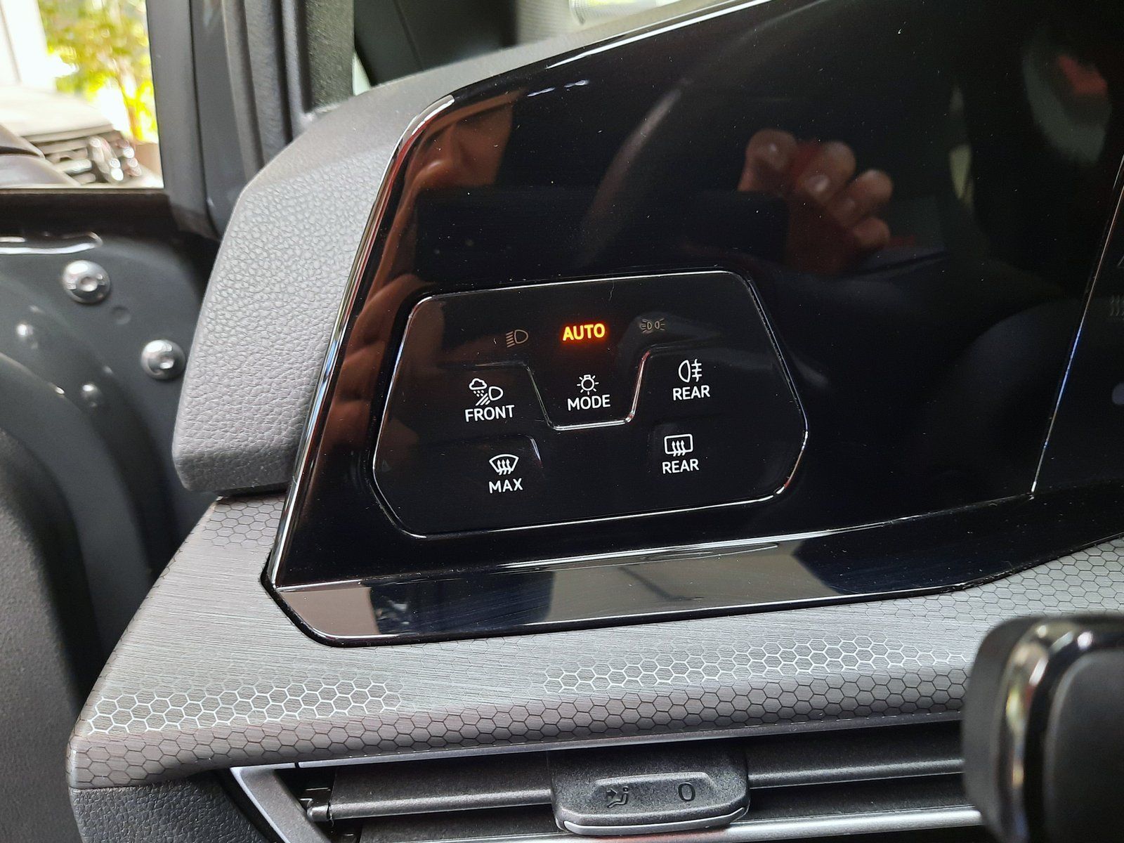 Fahrzeugabbildung Volkswagen Golf GTI *LED*PDC*Sitzhzg*App*ACC*DAB*LaneAssist