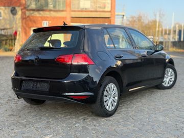 Volkswagen Golf - 8
