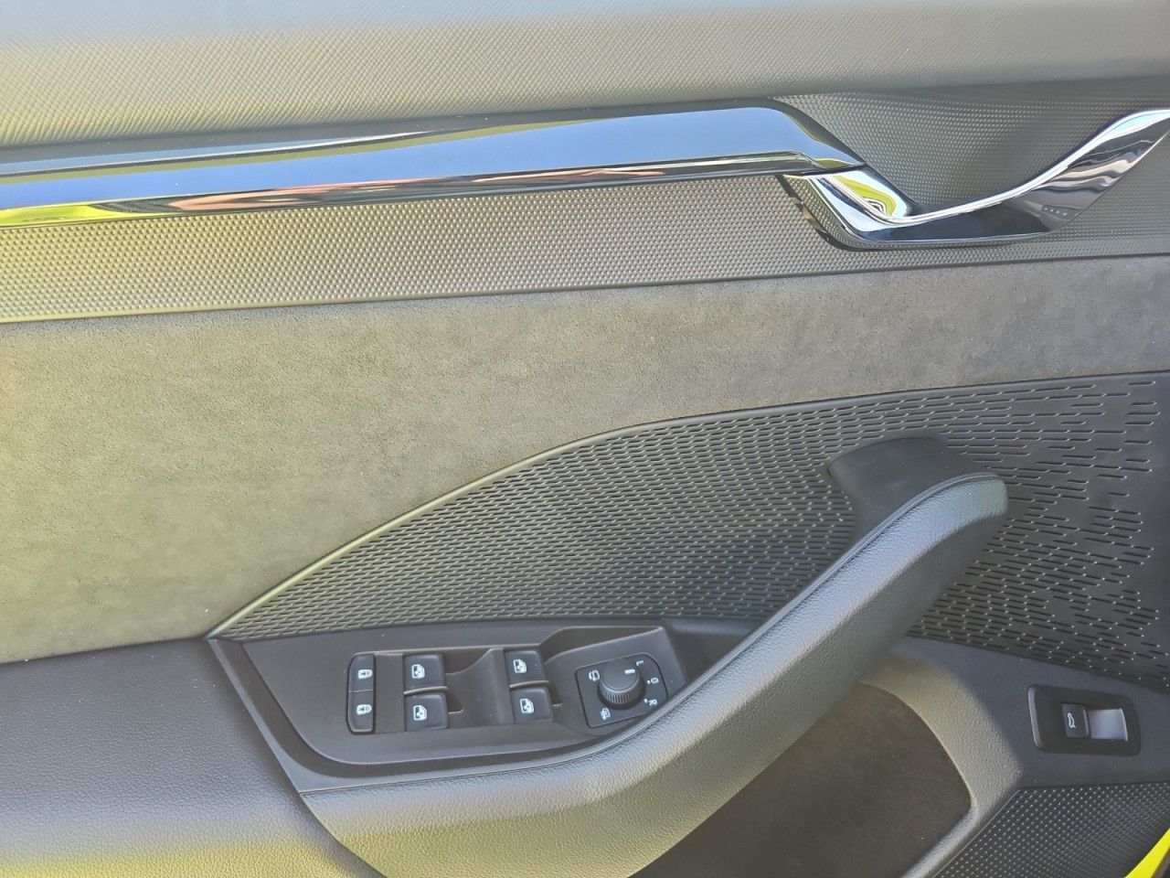 Fahrzeugabbildung SKODA Octavia Combi RS 4x4 AHK,Matrix,Panorama,Head-Up