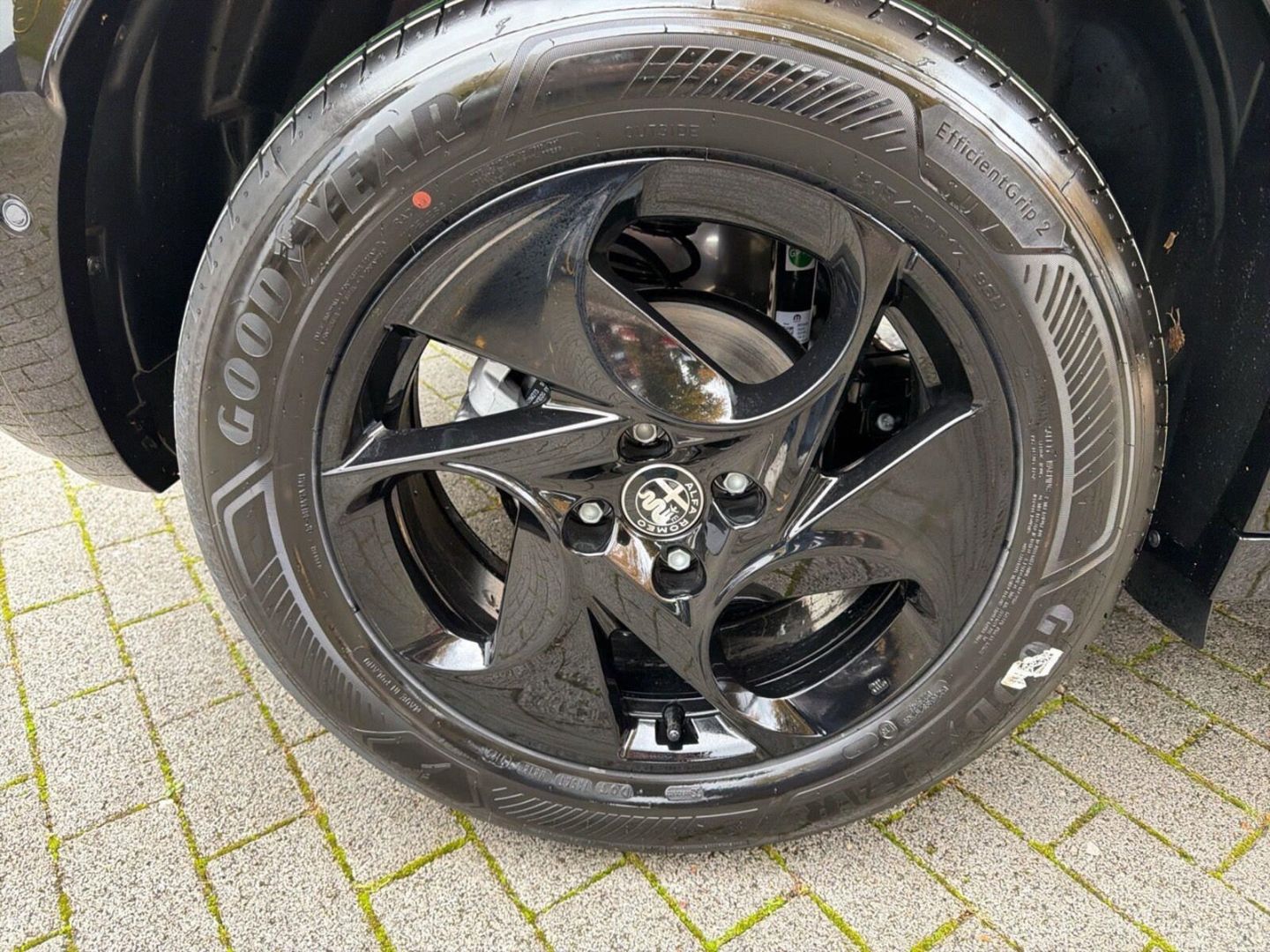 Fahrzeugabbildung Alfa Romeo Junior Ibrida 1.2 VGT 48V-Hybrid 107 kW Ti