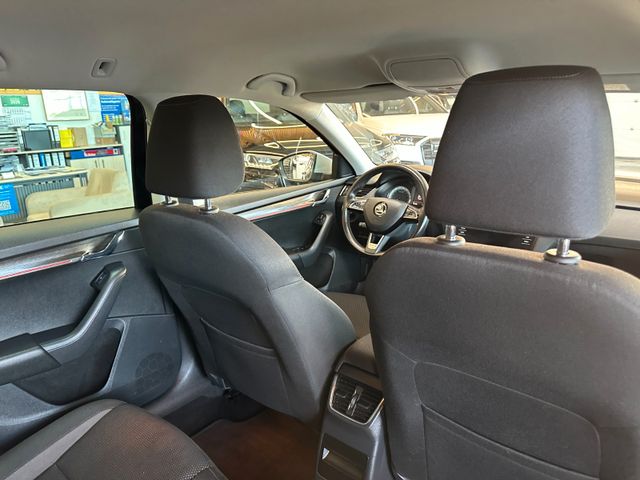 MYAUTOCENTER – Gebraucht- und Jahreswagen mit Werkstattservice in Pfaffenhofen Skoda Octavia Combi Scout 4x4 *TÜV Neu*TOP Zustand*