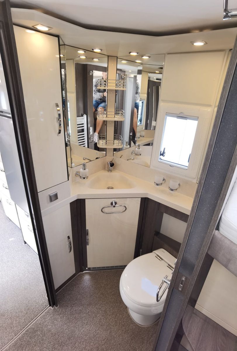 Fahrzeugabbildung Phoenix Maxi-Alkoven 7800 RSL *SommerSale**
