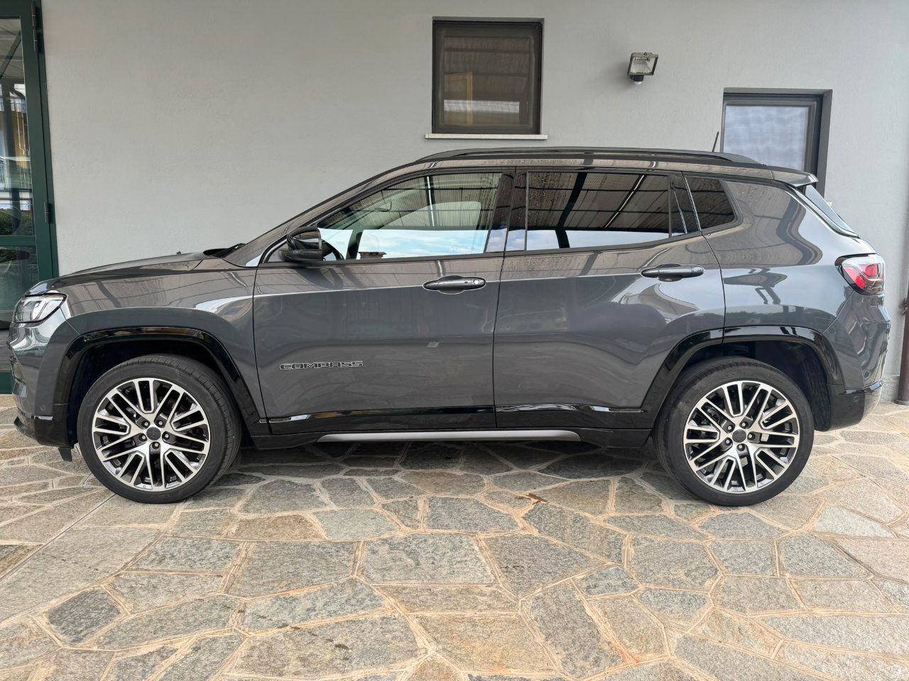 Jeep Compass 1.5 turbo t4 mhev Summit 2wd 130cv  imagem 2