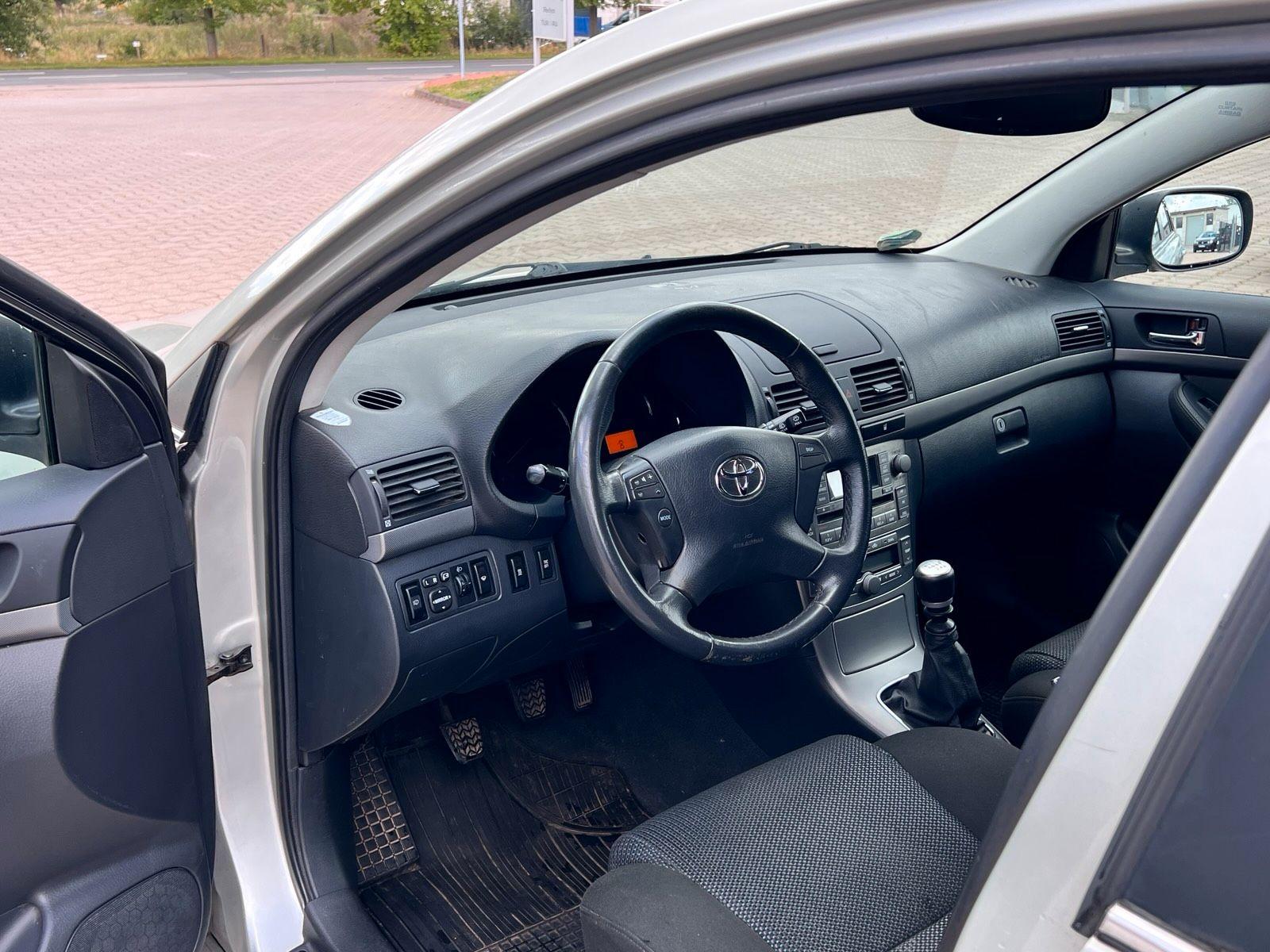 Toyota Avensis 2009 — photo 7