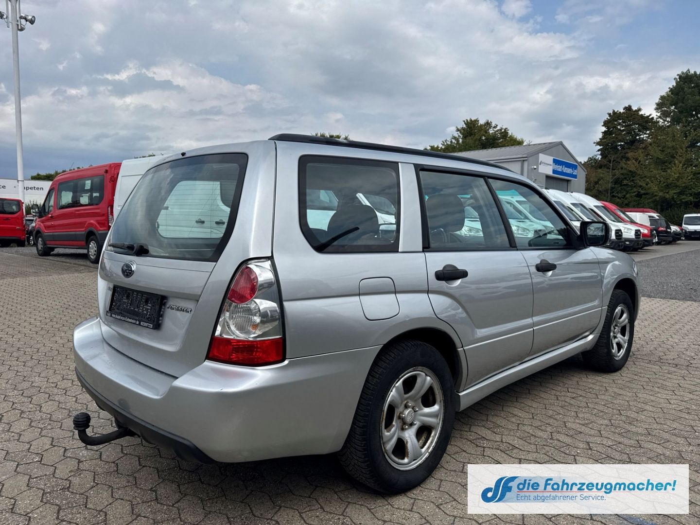 Fahrzeugabbildung Subaru Forester 2.0 X Active Niveau Klimaautom *EXPORT