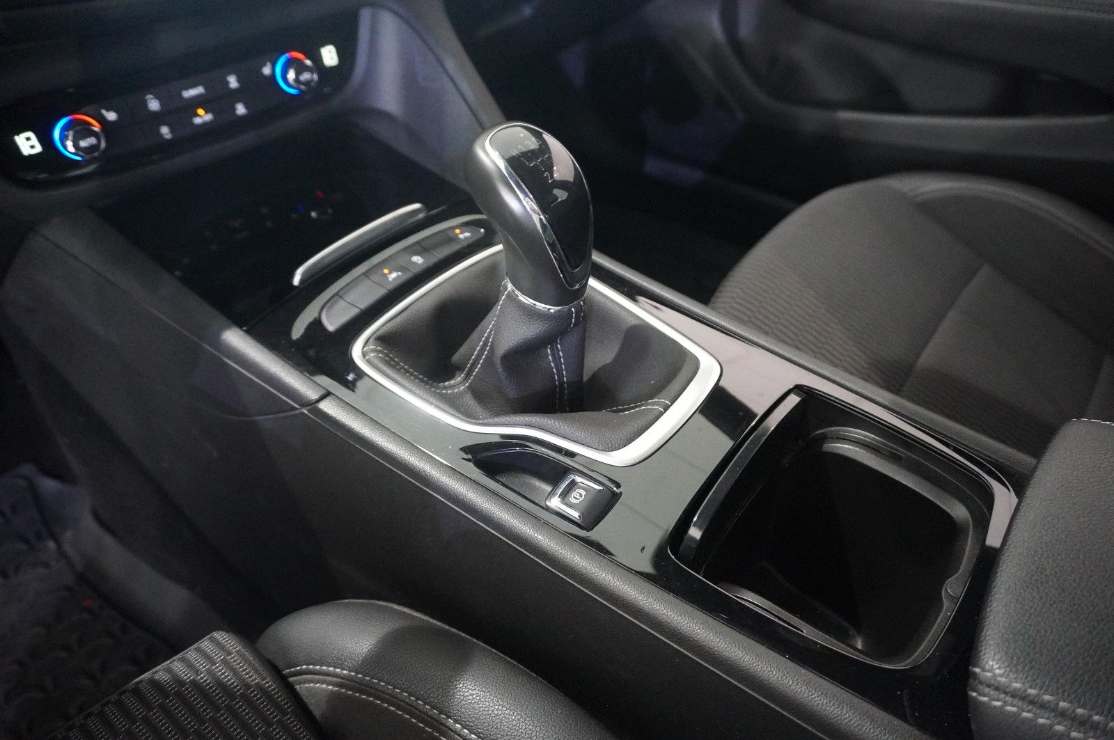 Fahrzeugabbildung Opel Insignia B ST 2.0D INNOV. NAVI/LED/KAMERA/AHK