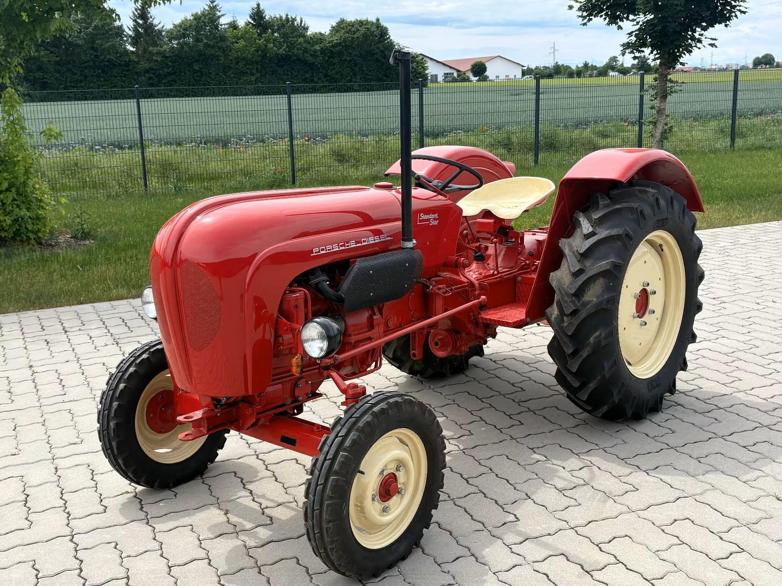 Porsche Standard Star Typ 238