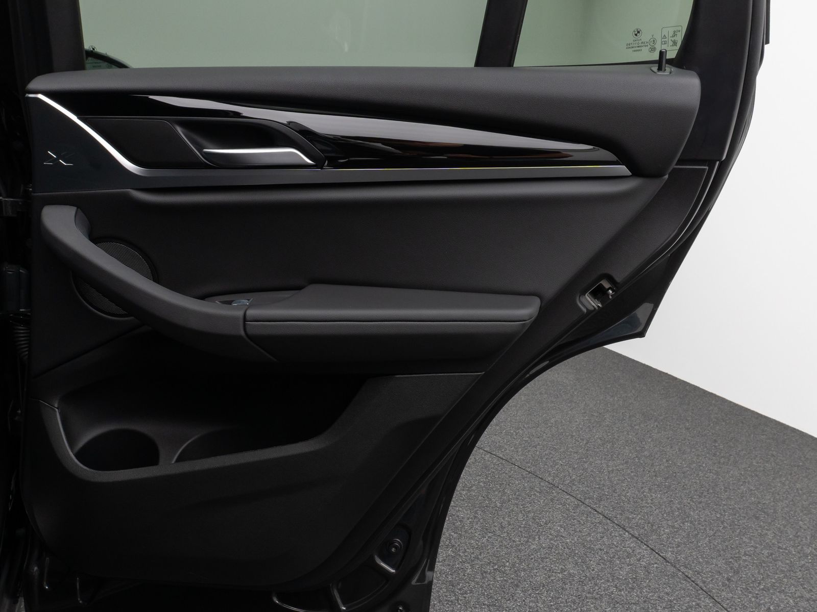 Fahrzeugabbildung BMW X3 xD30e Kamera HUD Lenkrhzg Stop&Go AHK Sport