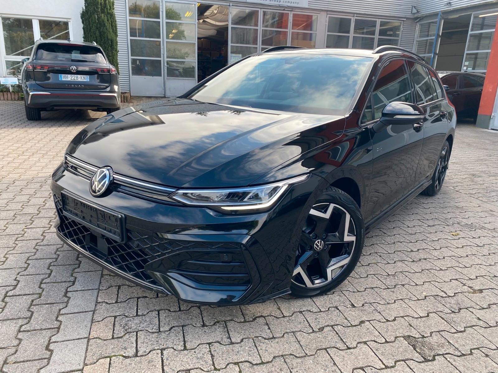 Volkswagen Golf VIII Variant 1.5 eTSI R-Line/Automatik