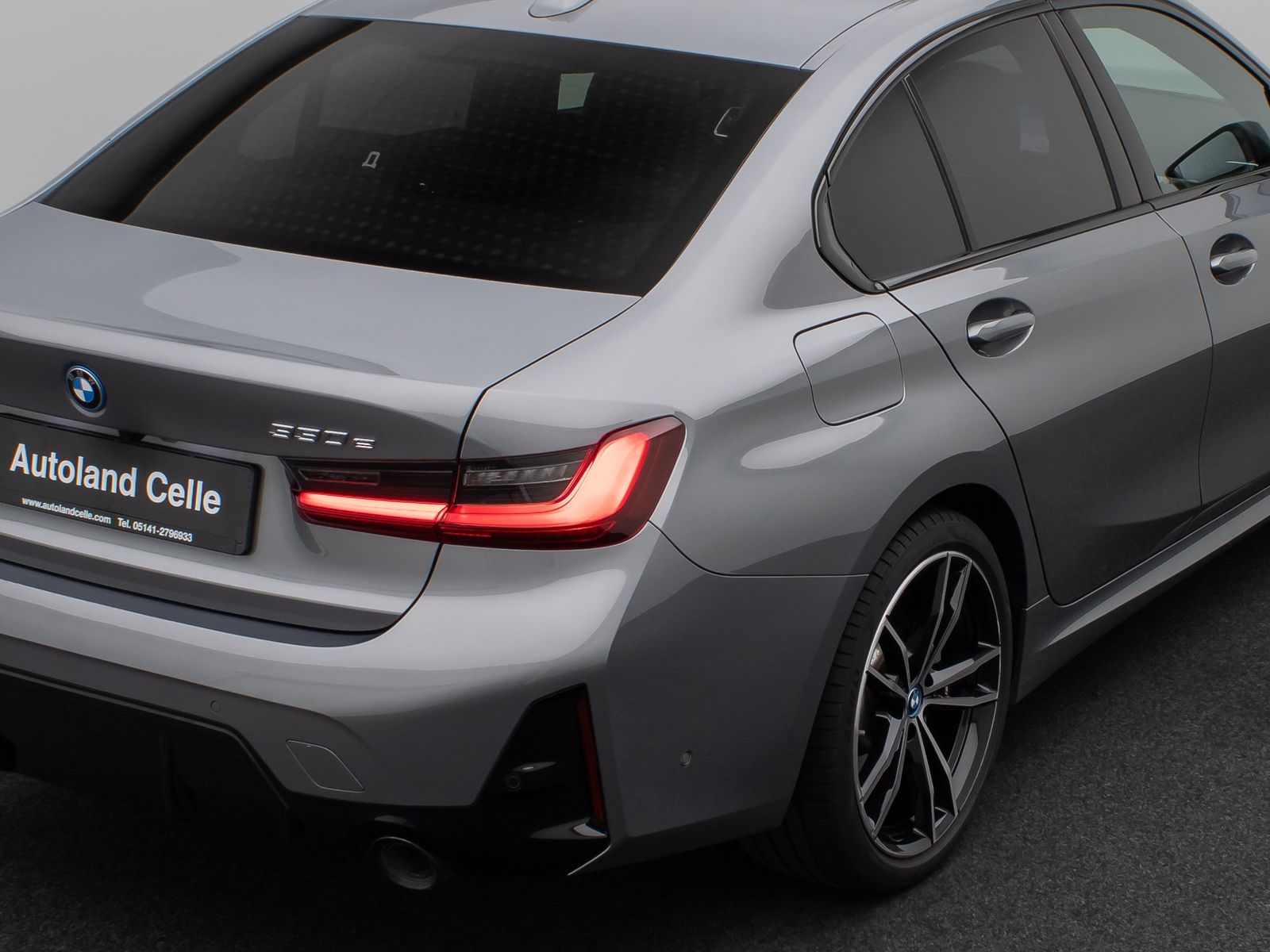 Fahrzeugabbildung BMW 330e M Sport Kamera DAB HiFi Stop&Go Komfort 19"