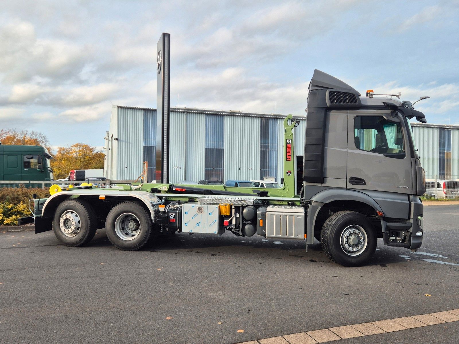 Fahrzeugabbildung Mercedes-Benz Arocs 2551 L 6x2/4-4 HAD HIAB ULT21S56 AHK