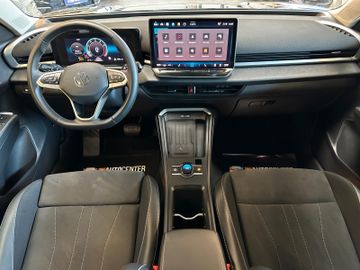 Volkswagen T-Roc *KEYLESS*MASSAGE*LENKRADHZ*ACC*CARPLAY*