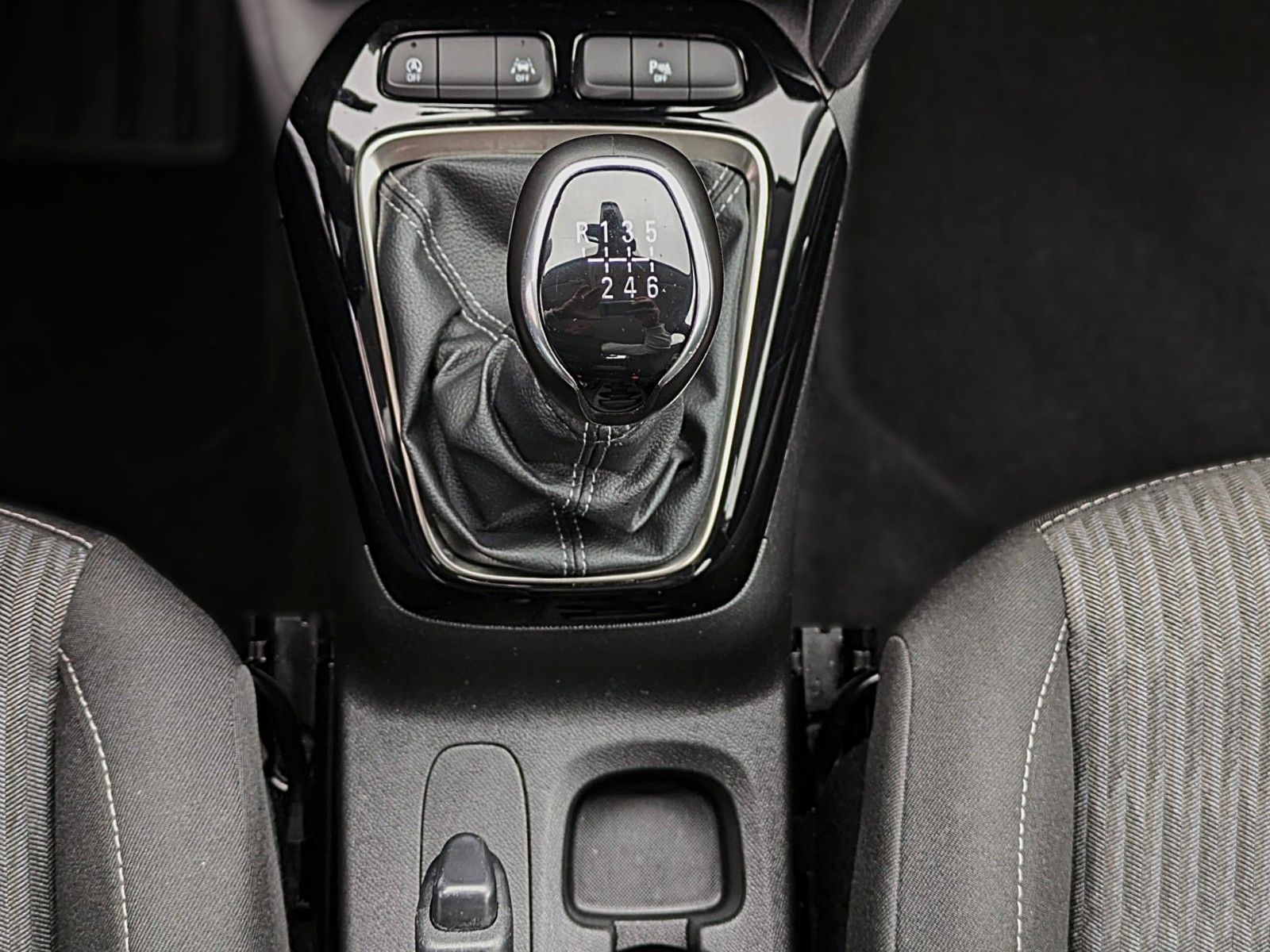 Fahrzeugabbildung Opel Corsa F 1.5D ACC NAVI SITZ+LENKR.HZG LED CARPLAY