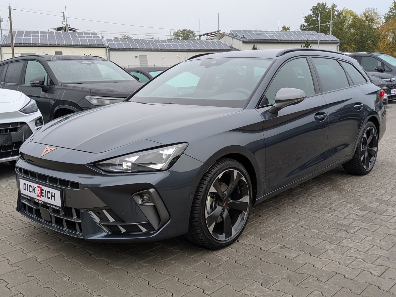 Fahrzeugabbildung CUPRA Leon 1.5 eTSI EDGE MATRIX*ACC*KAM*18"5JGARANTIE