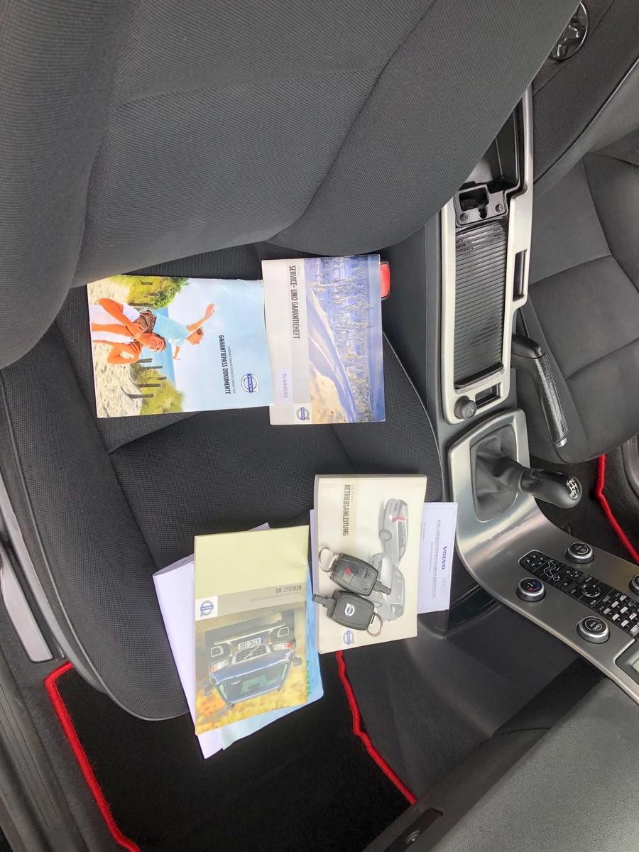 Volvo V50 2010 — photo 12
