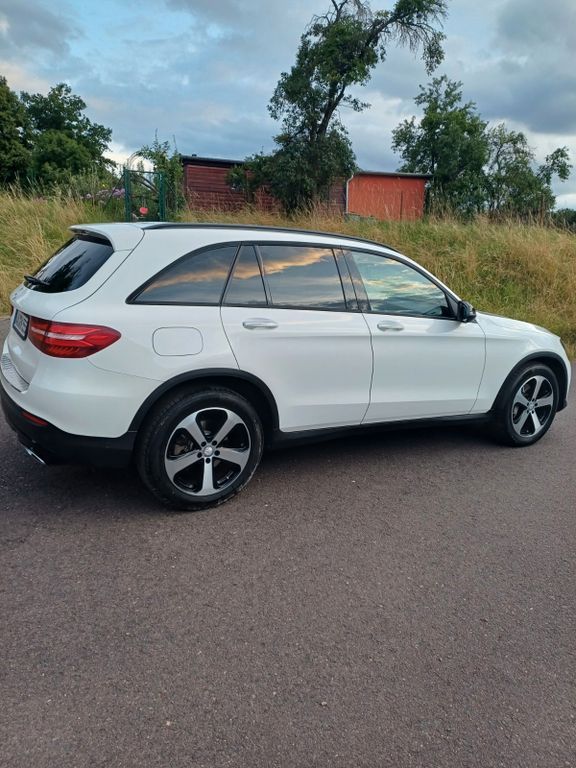Image of Mercedes-Benz GLC 220