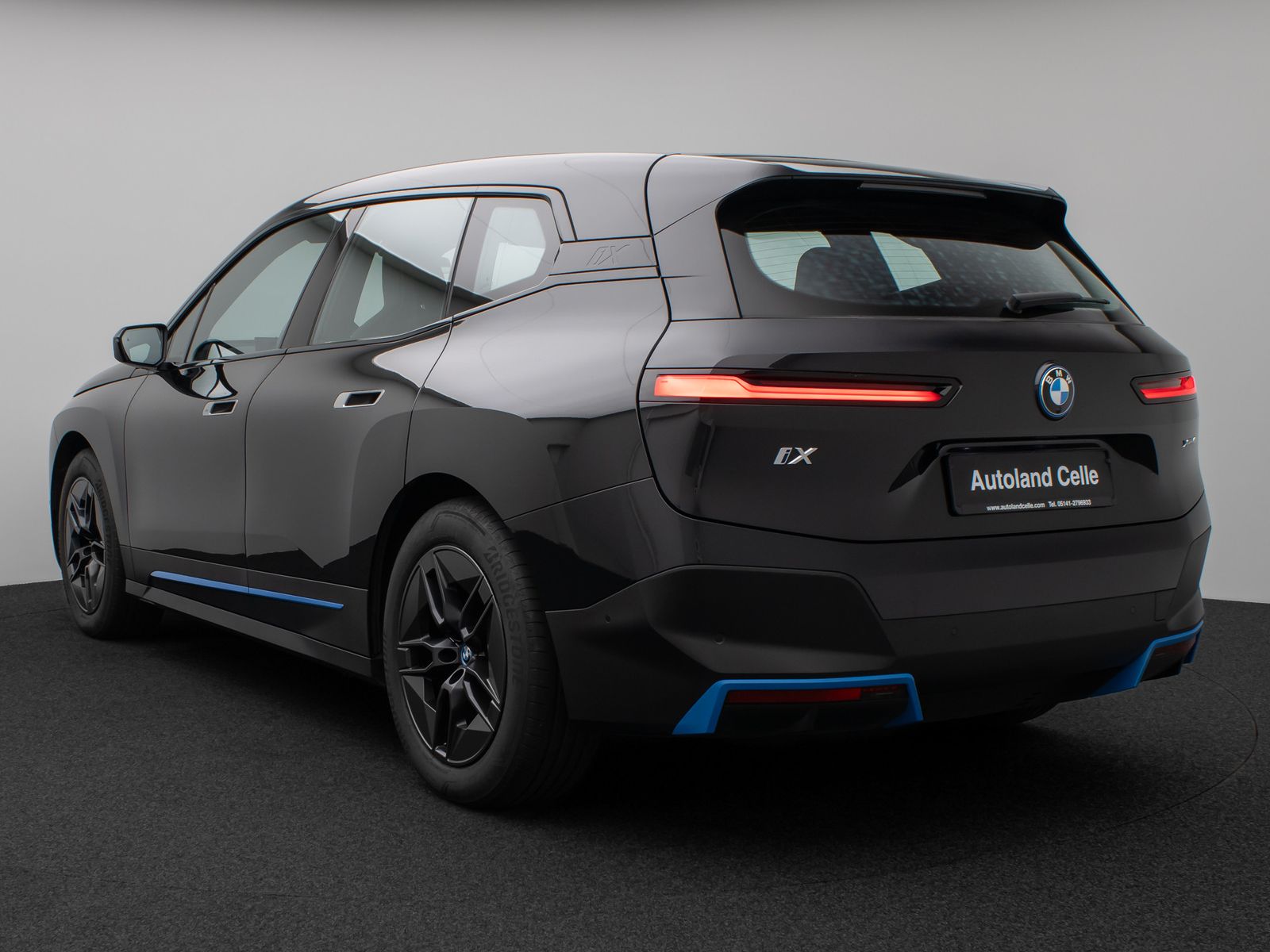 Fahrzeugabbildung BMW iX xD40 Panorama Kamera HiFi Komfort SkyLounge