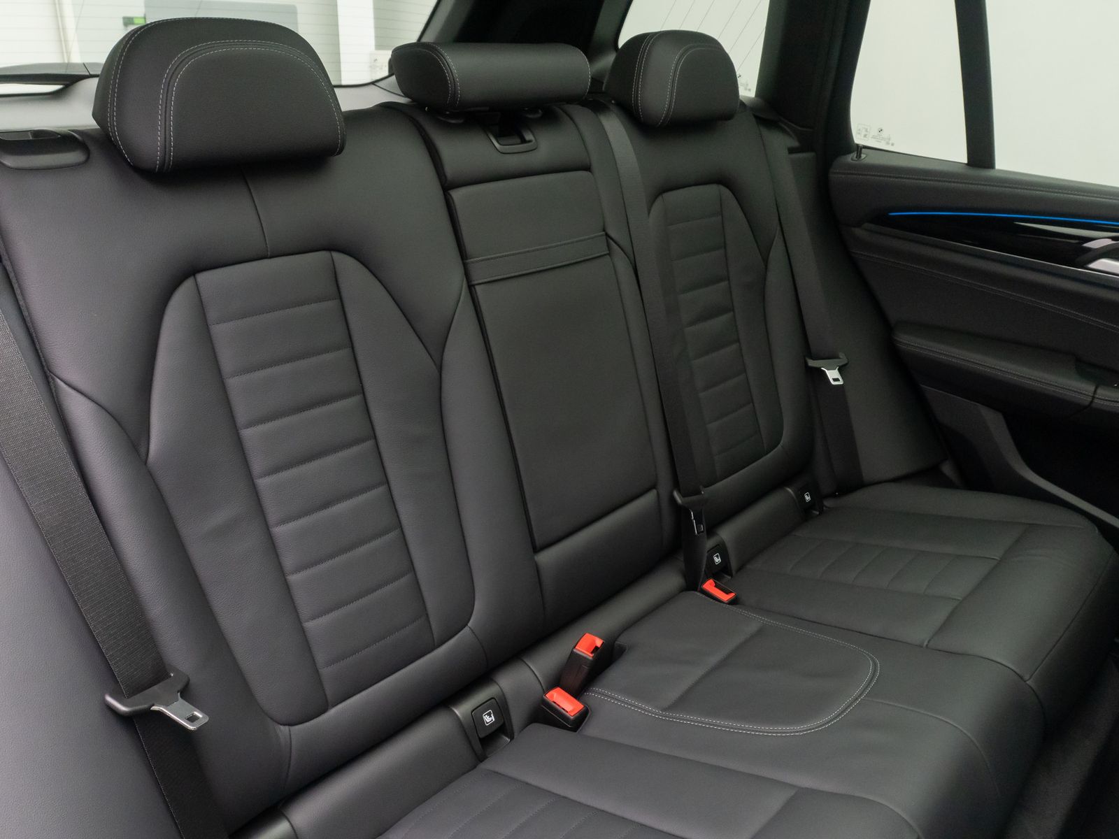 Fahrzeugabbildung BMW iX3 IMPRESSIVE AKH Alarm 360°HUD DAB Panoram 20"