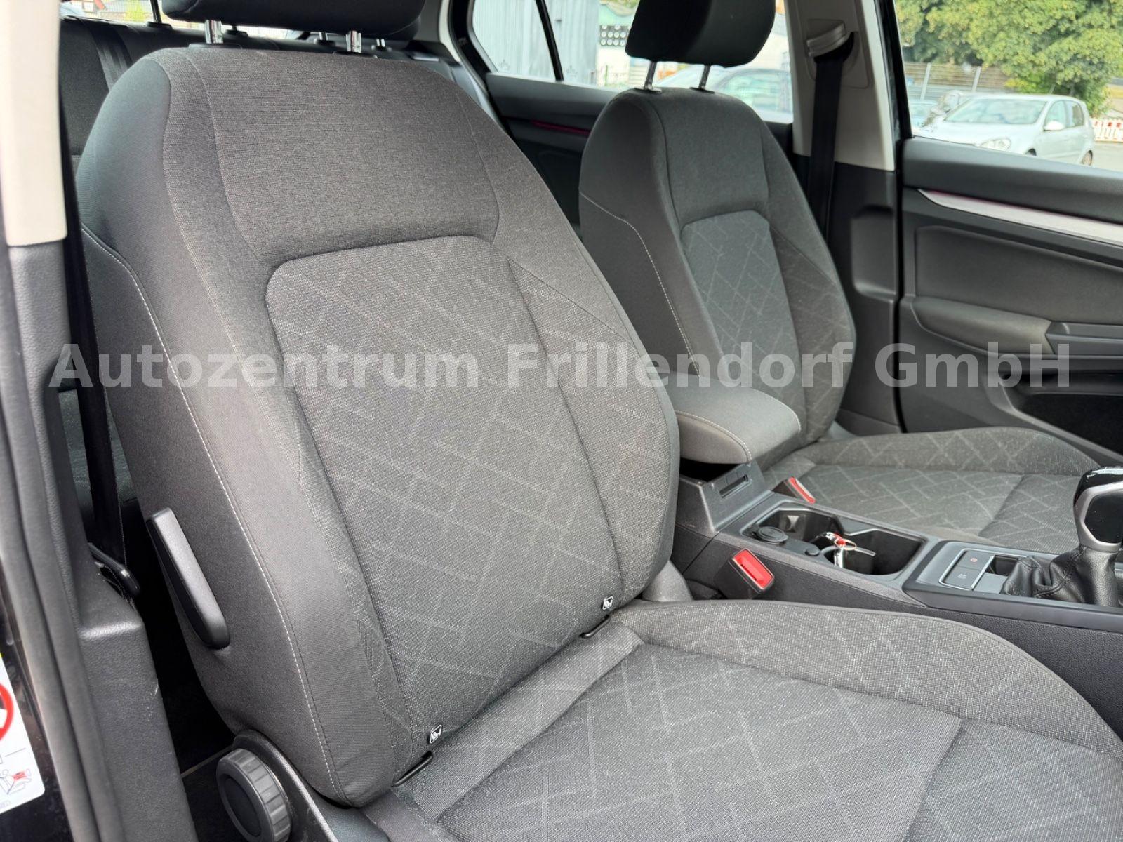 Volkswagen Golf VIII Lim. Life NAVI/IQ/AMBIENTE BELEUCHTUNG, миниатюра 16