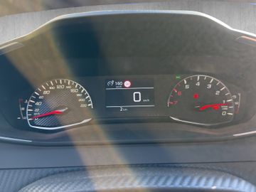 Peugeot 2008 BUSINESS Benzin 100 Allwetterreifen