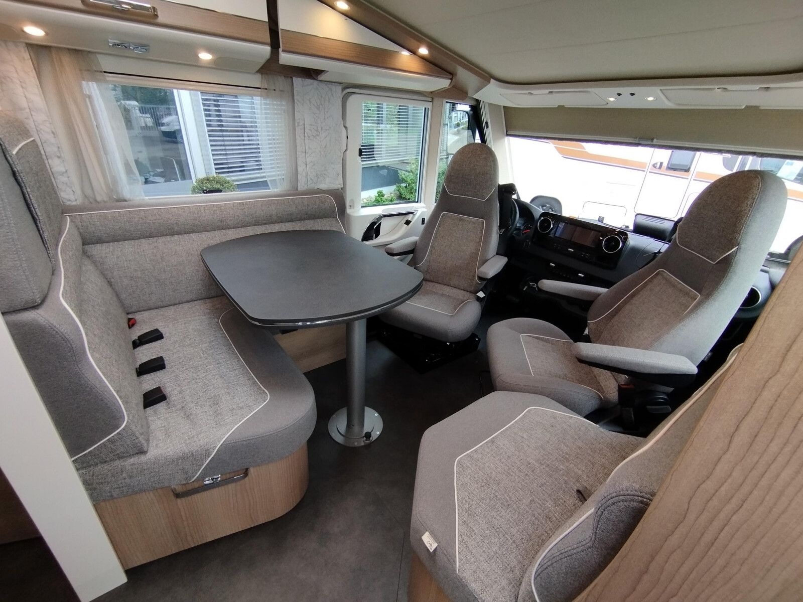 Fahrzeugabbildung Malibu I 490 RB LE comfort Mercedes,Distronic,LED,Autom