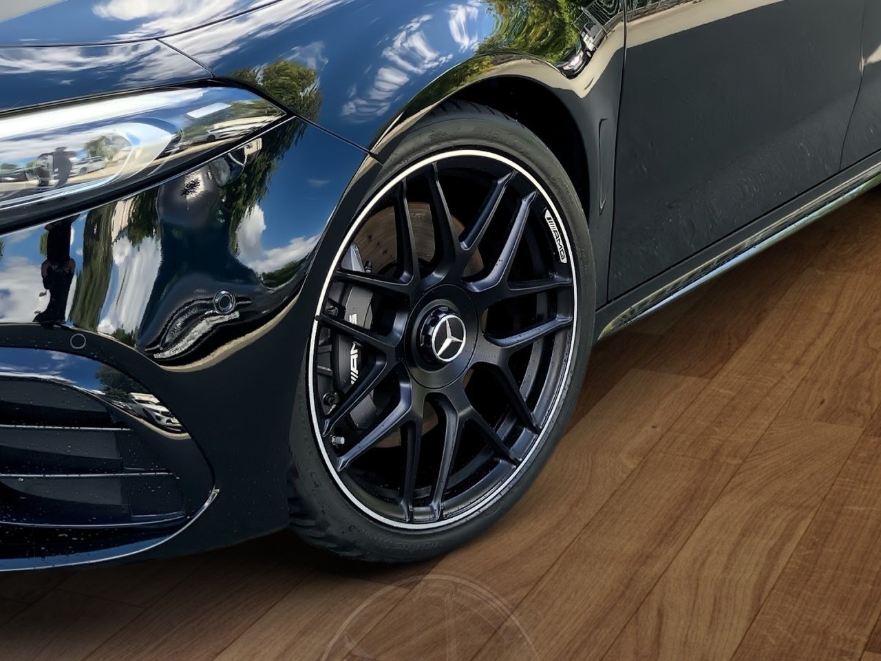 Fahrzeugabbildung Mercedes-Benz AMG A 45 4M+ NIGHT+MULTIBEAM+KEYL+AMBIENTE+KAM++