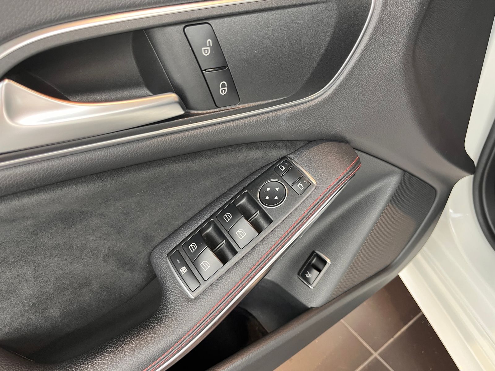 Fahrzeugabbildung Mercedes-Benz CLA 200 AMG Night PANO H/K LED