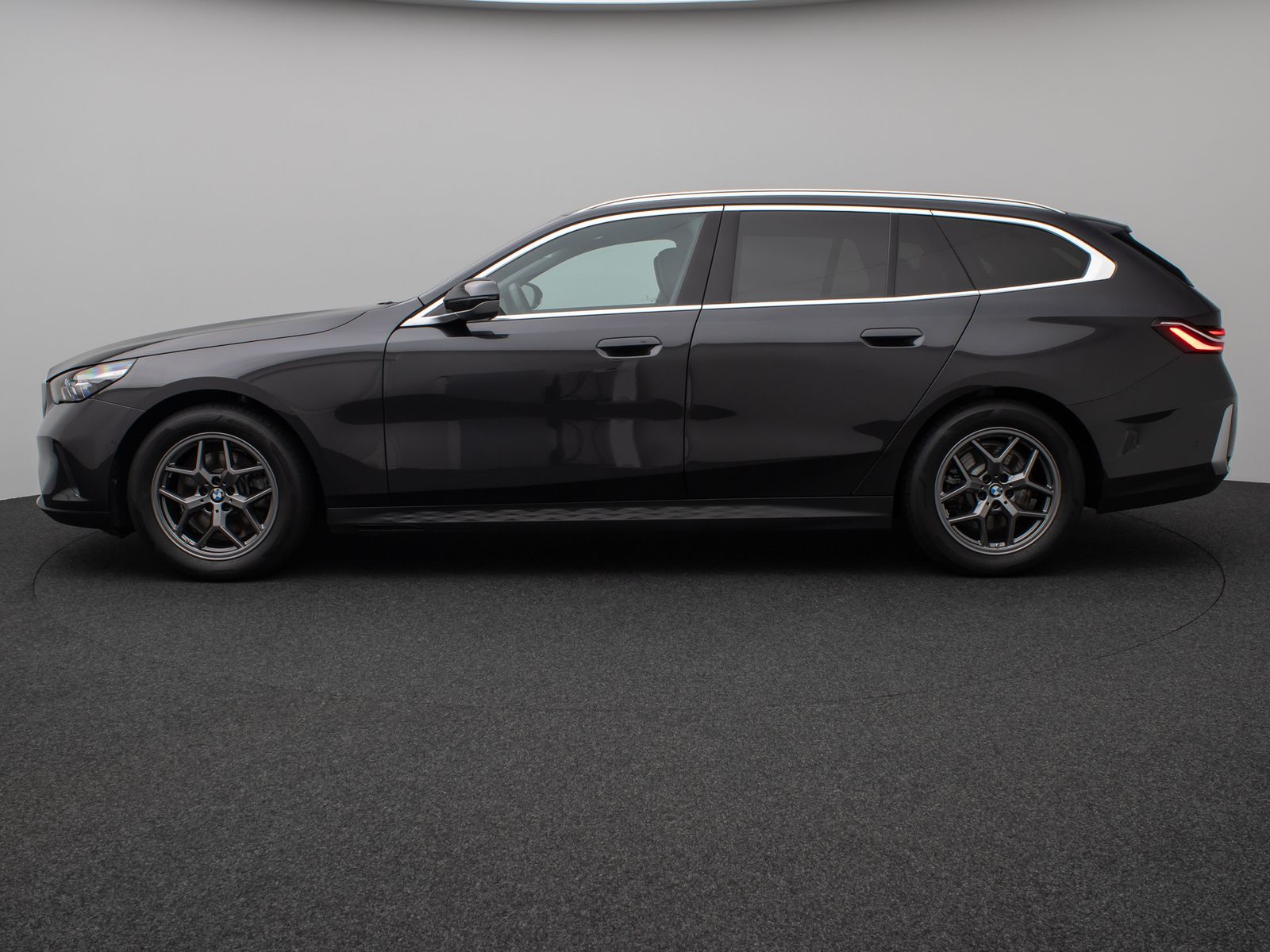 Fahrzeugabbildung BMW 520d Kamera DAB DrivingAssist Sport LED 18Zoll