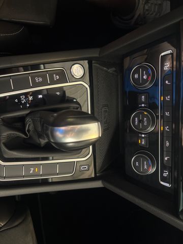 Passat Variant 4Motion 2.0 TDI*Navi*APP*AHK*Pano