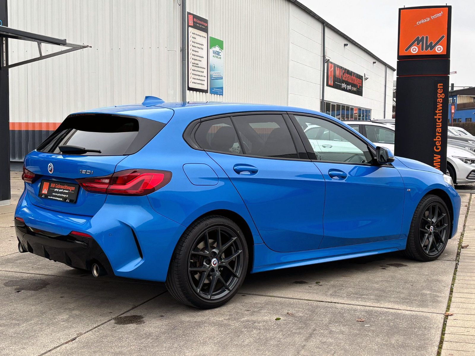 Fahrzeugabbildung BMW 120i Steptr. M-Sport Temp. NAV PDC LED AHK SHZ