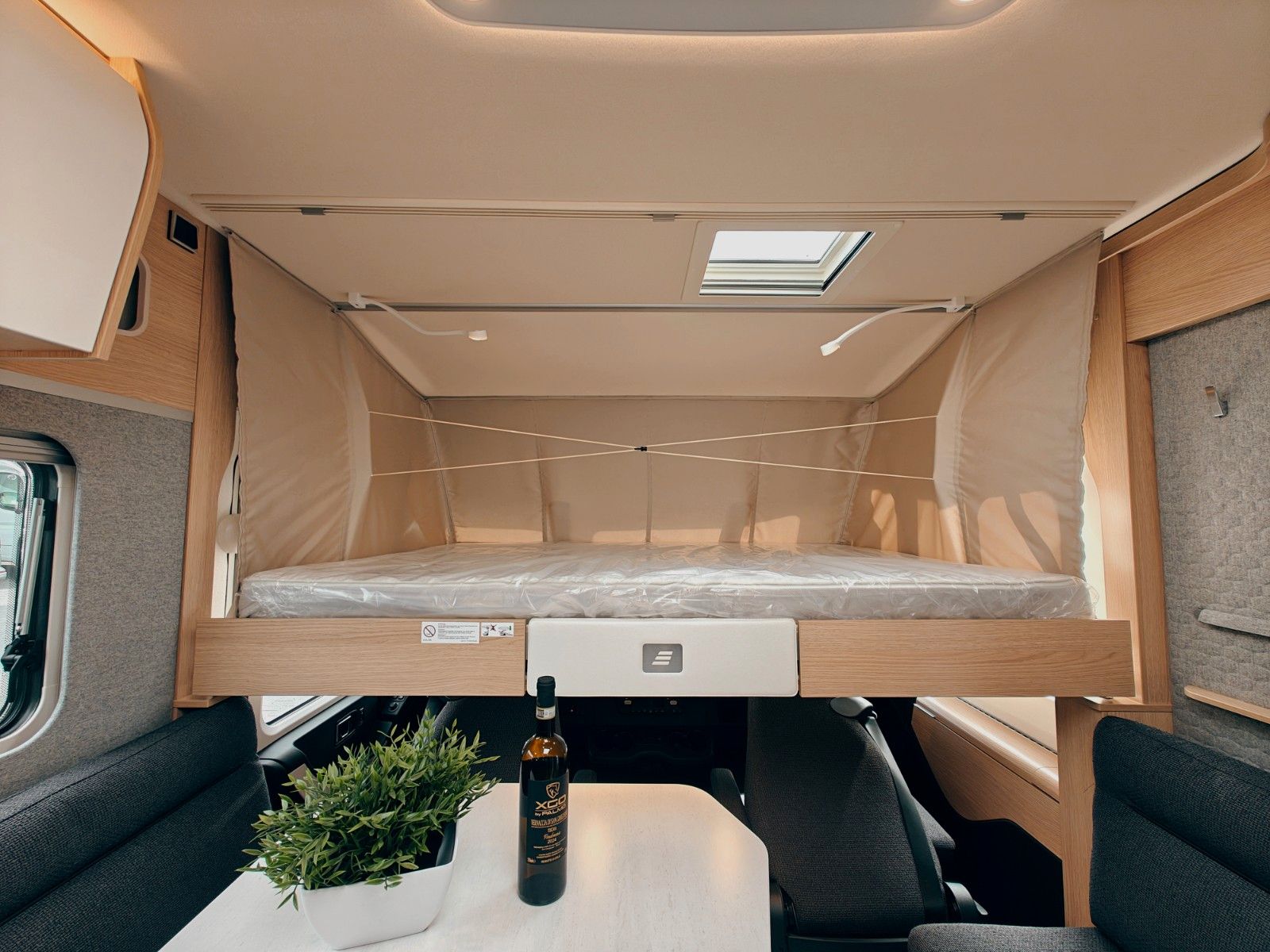 Fahrzeugabbildung HYMER / ERIBA / HYMERCAR B-KLASSE ML I 790 BLACKLINE