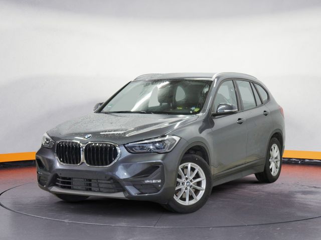 BMW X1 20d xDrive Advantage PDC LED SZH KLIMAA.