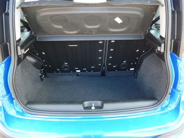 Fahrzeugabbildung Fiat Panda Cross City Plus 1.0 Hybrid + Allwetter