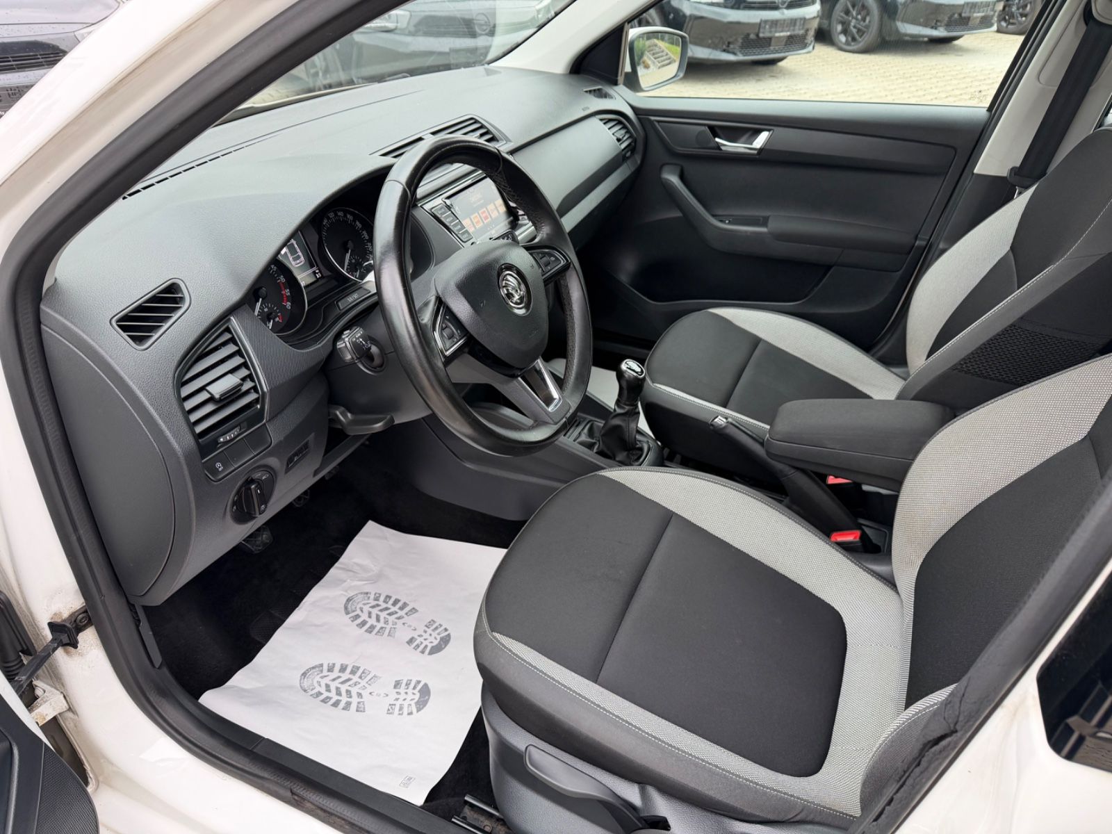 Fahrzeugabbildung SKODA Fabia Combi|Navi|Klima|AppleCarPay