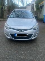 Hyundai i20 1.2 Klima TÜV 8fachbereift 1Hand  - Hyundai i20 Gebrauchtwagen in Wuppertal