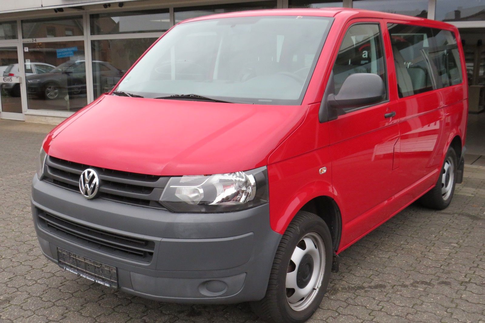 Fahrzeugabbildung Volkswagen T5 Kombi 4-Motion AHK 7 Sitz 158.000km